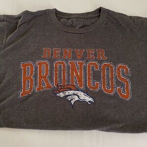 Denver Broncos Gray T-Shirt Manning Size Large 22” Gray